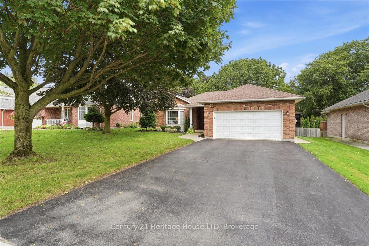 Photo 3 of 17 Oakridge Boulevard, Pelham, Fonthill — HOMEH