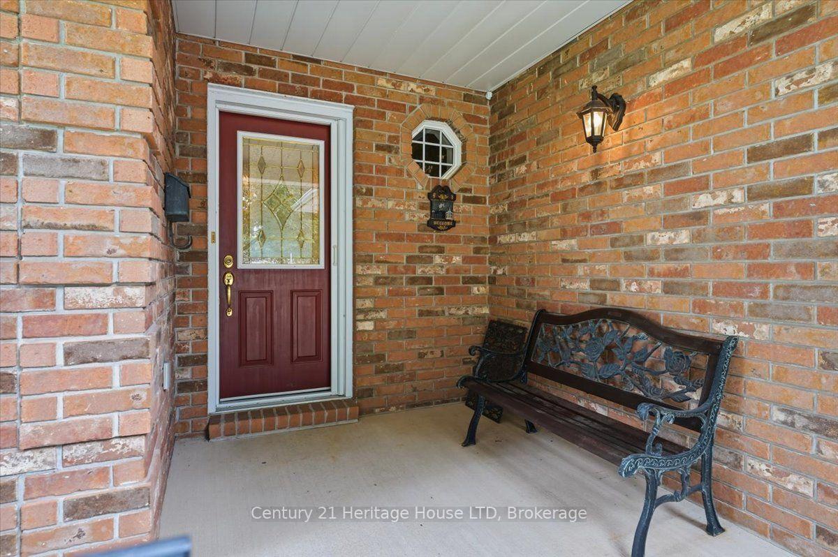 Photo 5 of 17 Oakridge Boulevard, Pelham, Fonthill — HOMEH