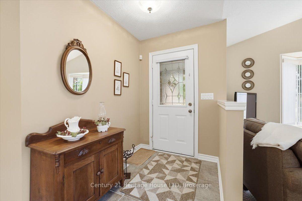 Photo 6 of 17 Oakridge Boulevard, Pelham, Fonthill — HOMEH