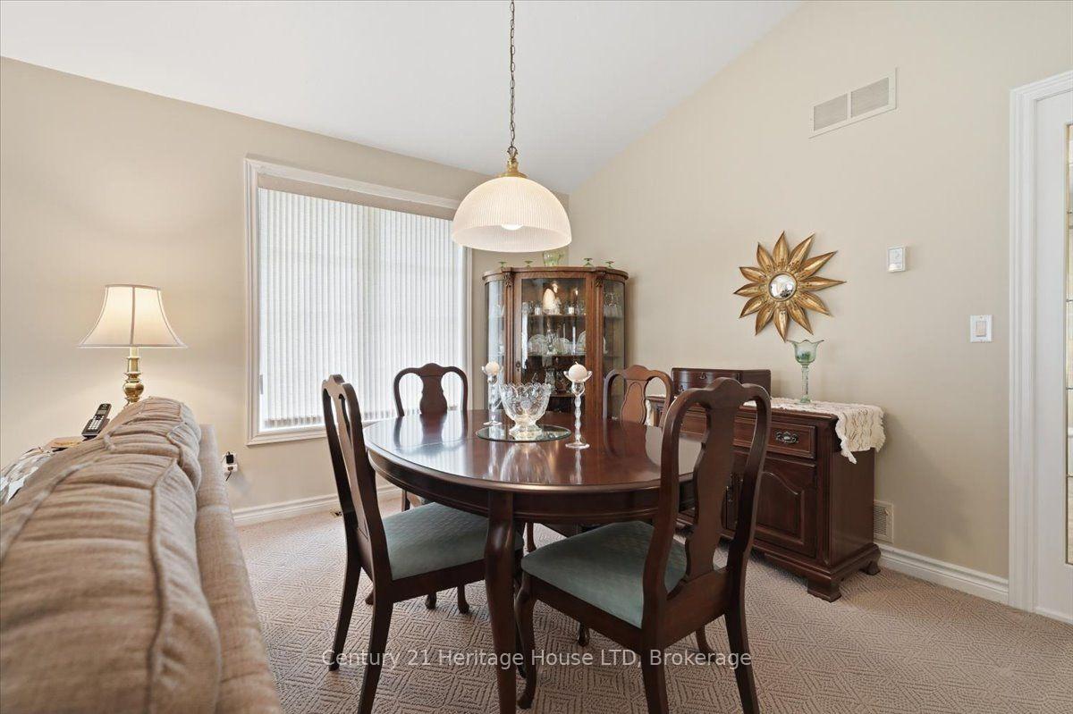 Photo 10 of 17 Oakridge Boulevard, Pelham, Fonthill — HOMEH