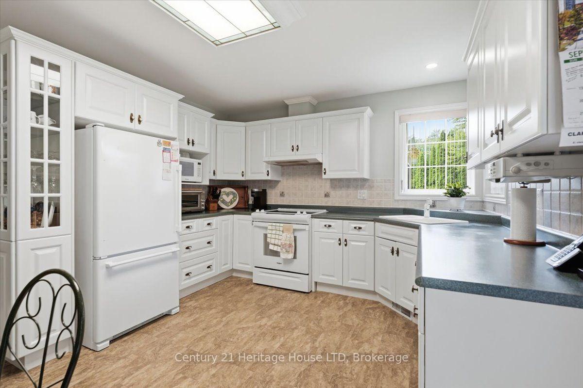 Photo 14 of 17 Oakridge Boulevard, Pelham, Fonthill — HOMEH