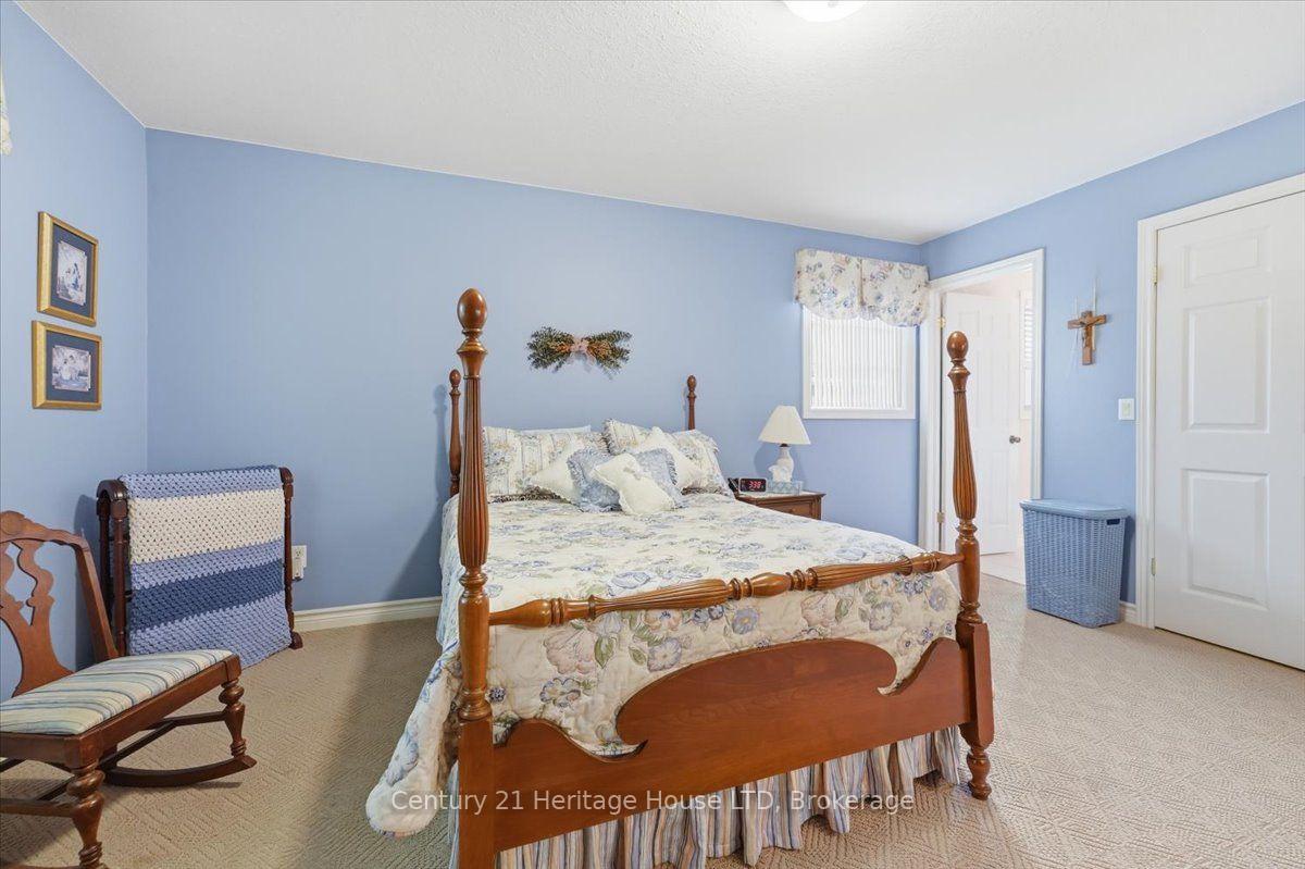 Photo 19 of 17 Oakridge Boulevard, Pelham, Fonthill — HOMEH