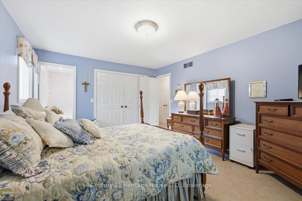 Photo 20 of 17 Oakridge Boulevard, Pelham, Fonthill — HOMEH