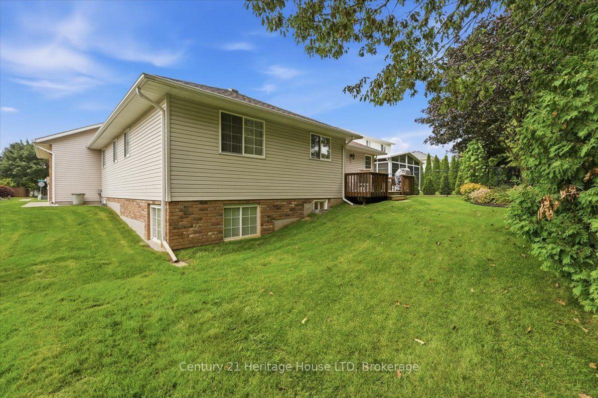 Photo 43 of 17 Oakridge Boulevard, Pelham, Fonthill — HOMEH
