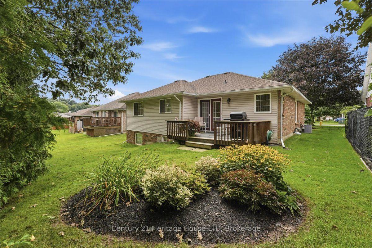 Photo 44 of 17 Oakridge Boulevard, Pelham, Fonthill — HOMEH