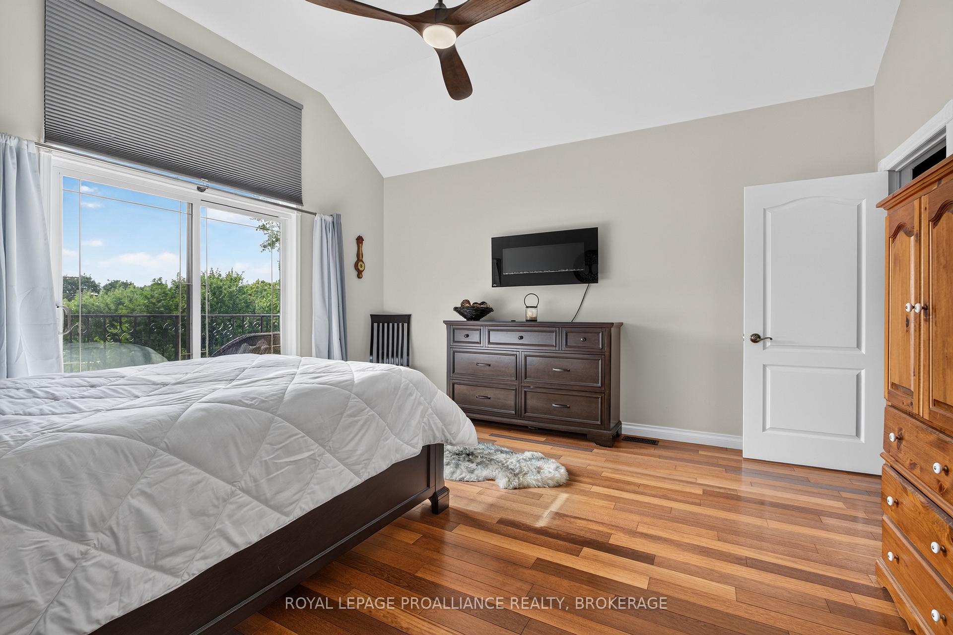 Photo 19 of 27 Collins Drive, Frontenac, Frontenac South — HOMEH
