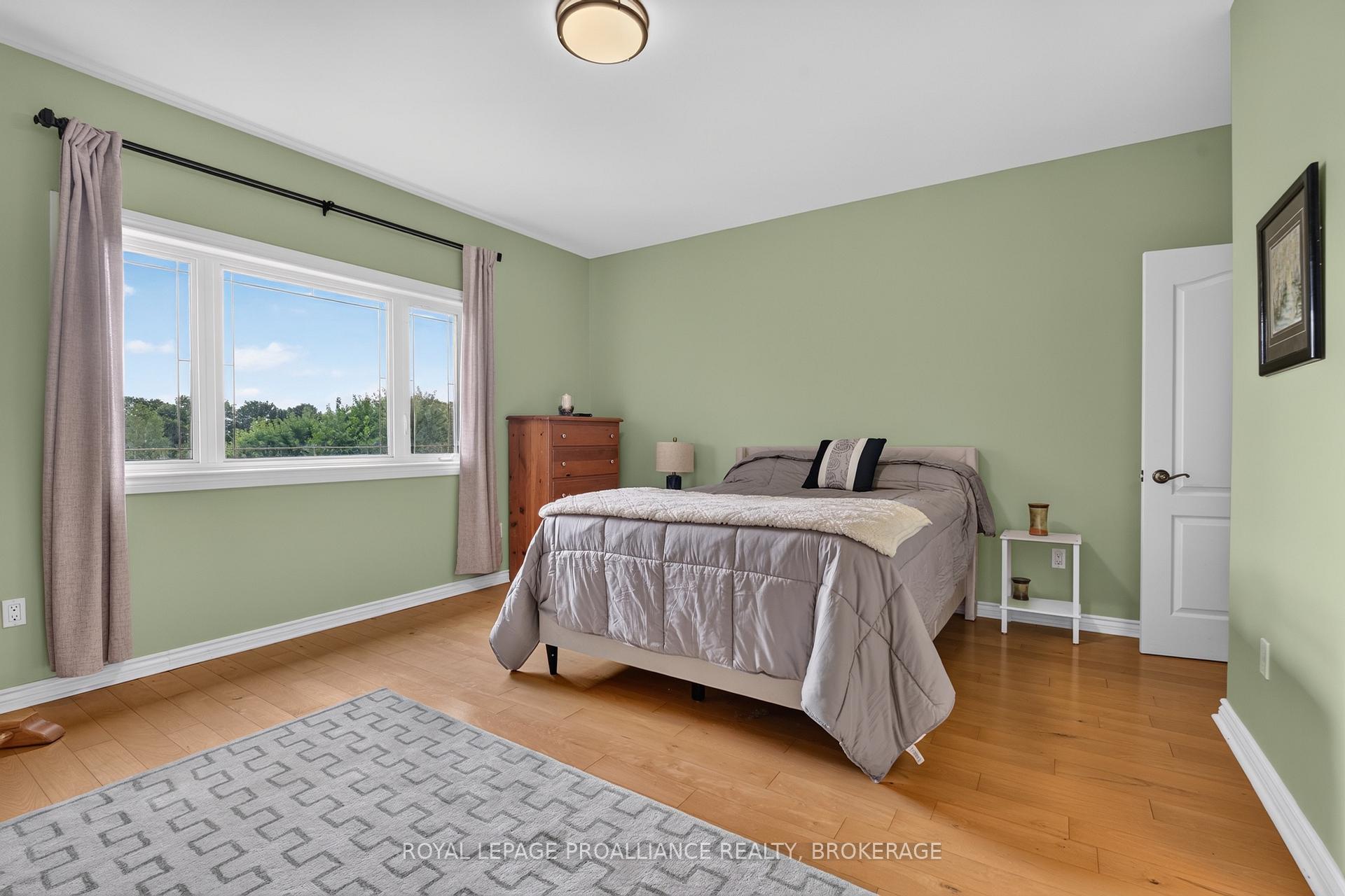 Photo 21 of 27 Collins Drive, Frontenac, Frontenac South — HOMEH