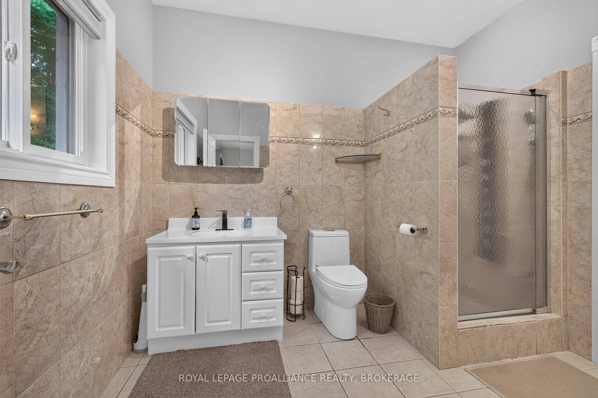 Photo 22 of 27 Collins Drive, Frontenac, Frontenac South — HOMEH