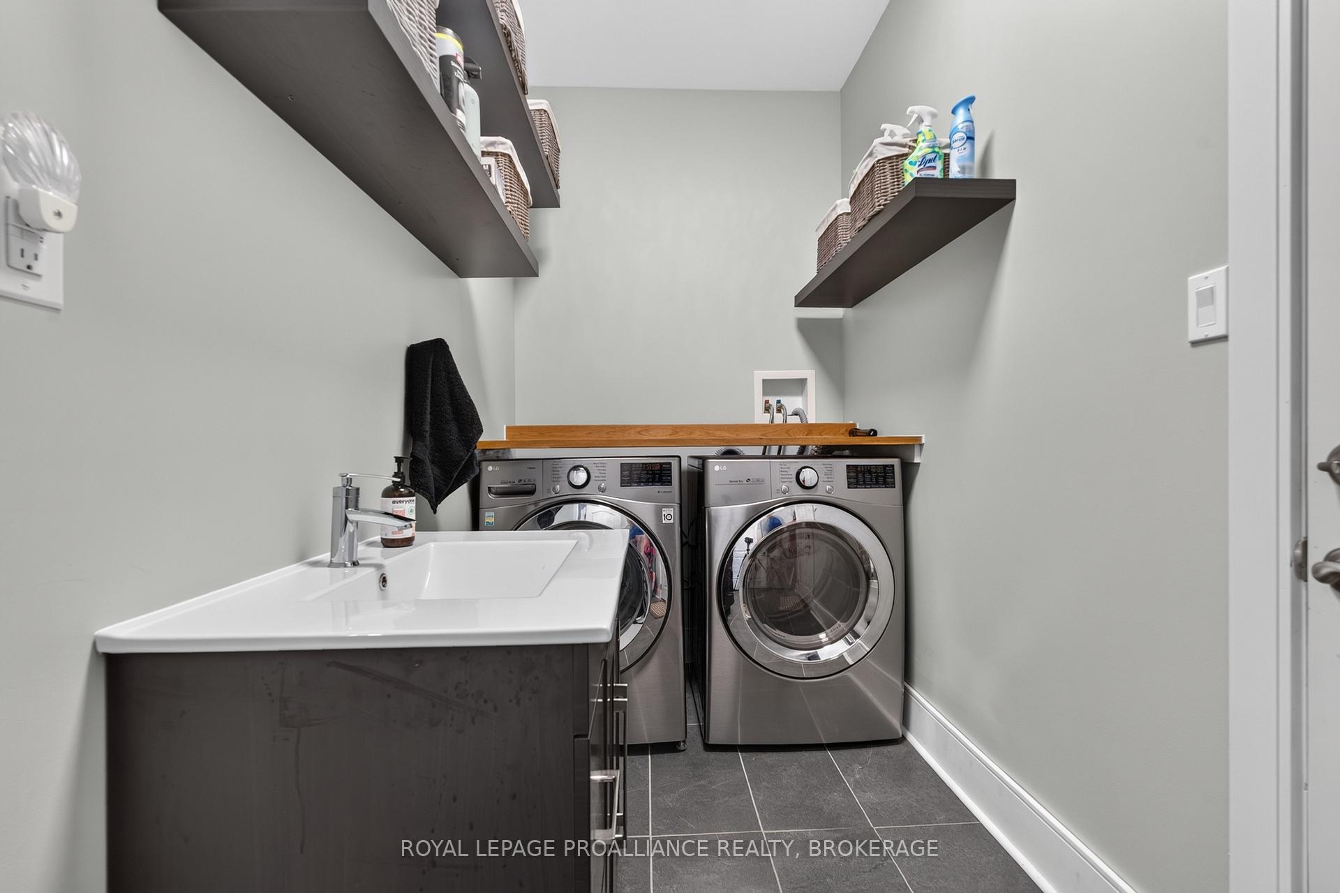 Photo 25 of 27 Collins Drive, Frontenac, Frontenac South — HOMEH