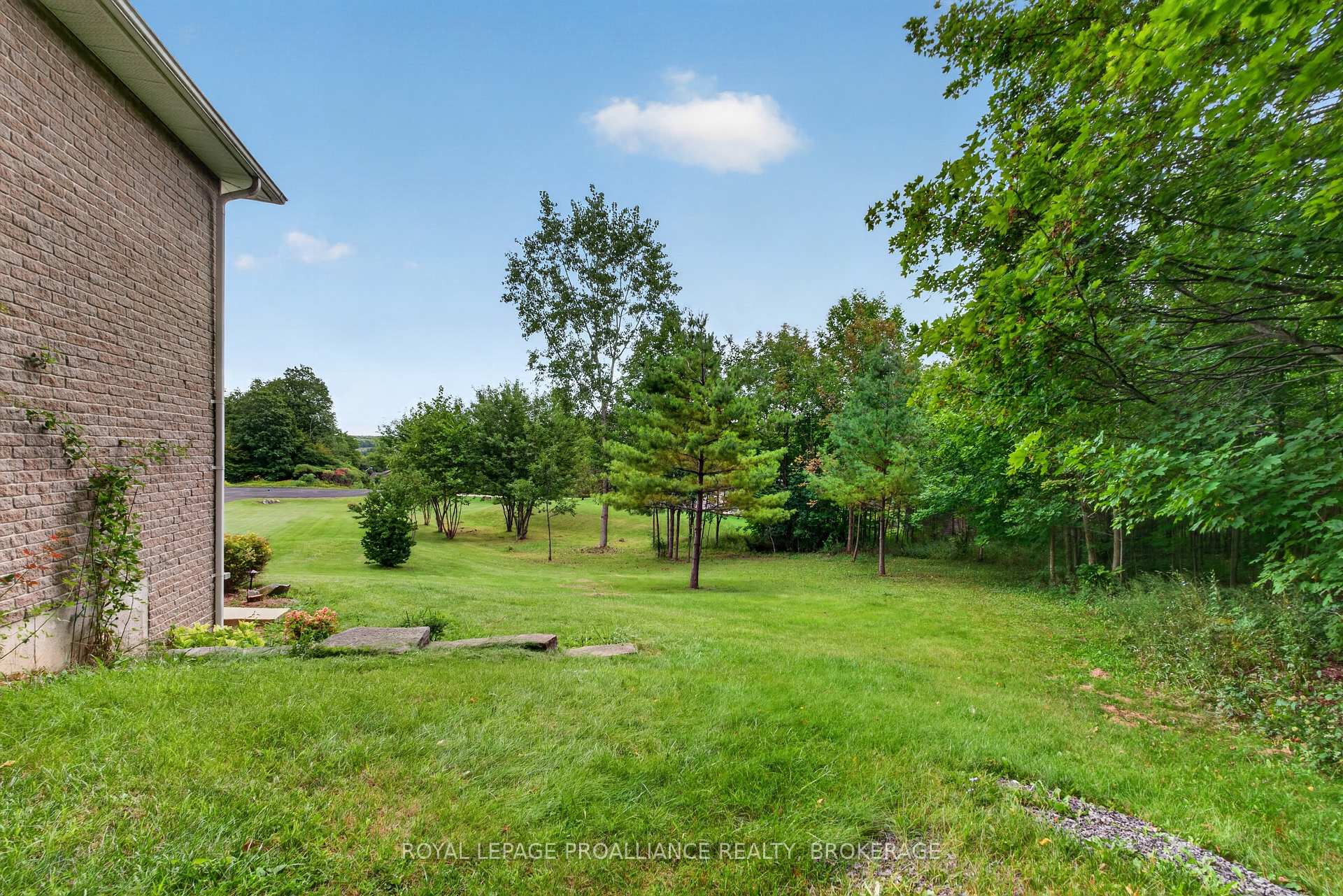 Photo 36 of 27 Collins Drive, Frontenac, Frontenac South — HOMEH