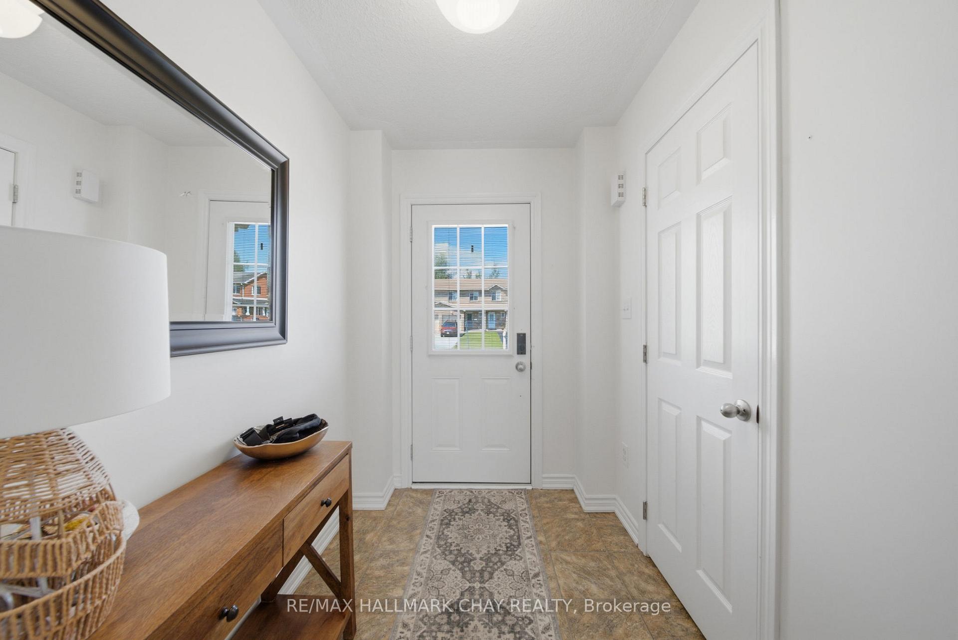 Photo 3 of 46 Michelle Drive, Orillia — HOMEH