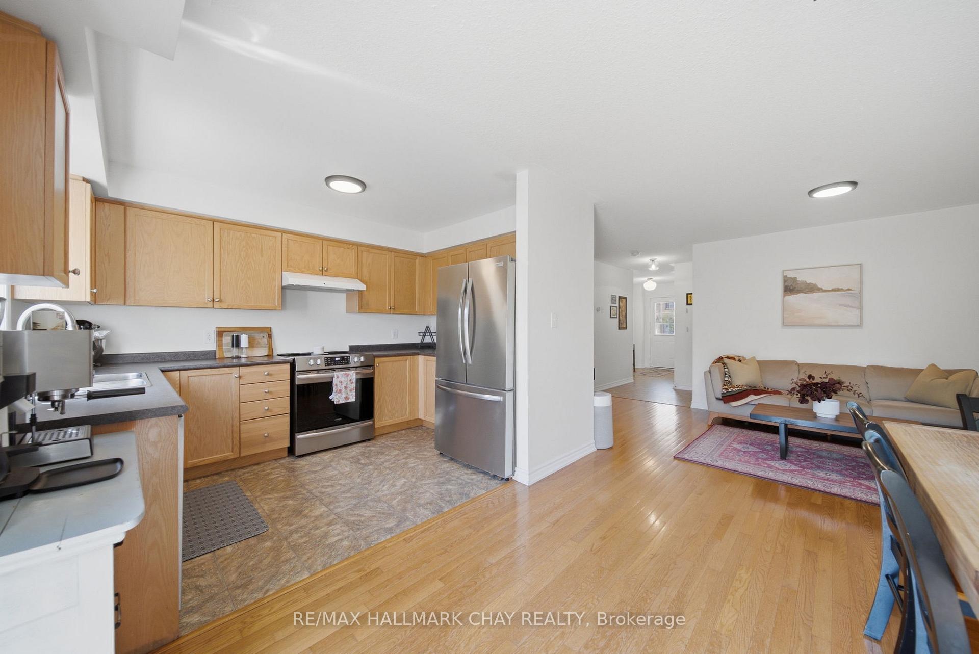 Photo 13 of 46 Michelle Drive, Orillia — HOMEH
