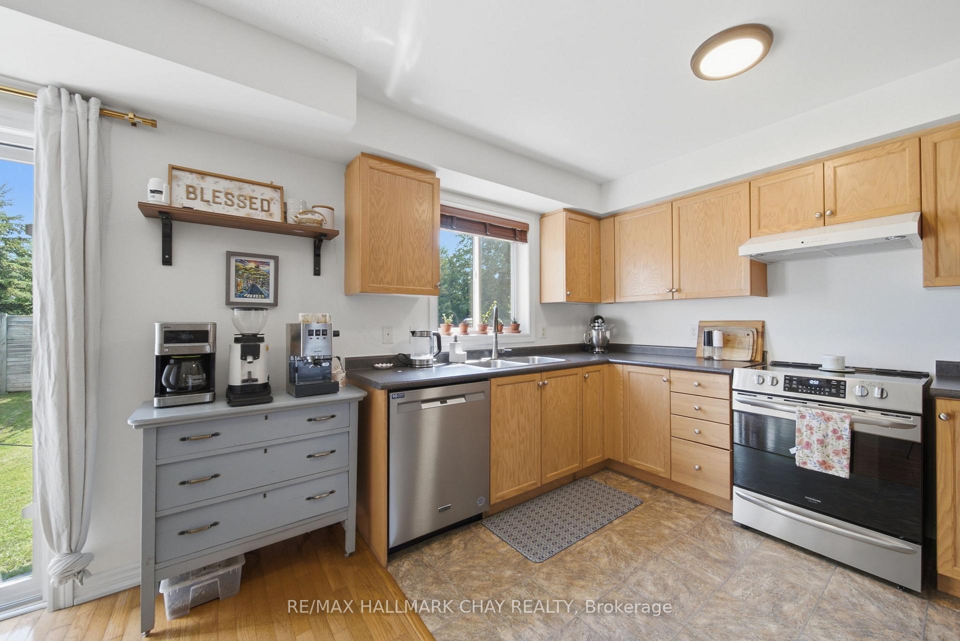 Photo 18 of 46 Michelle Drive, Orillia — HOMEH