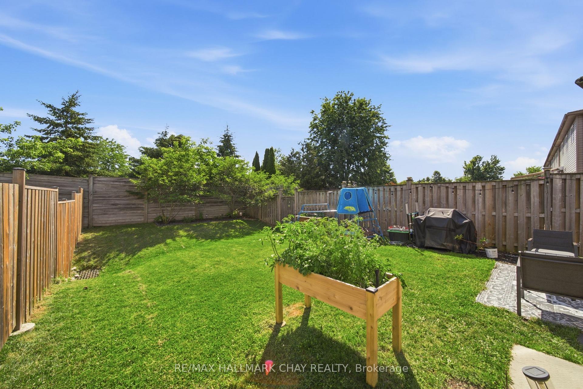 Photo 32 of 46 Michelle Drive, Orillia — HOMEH