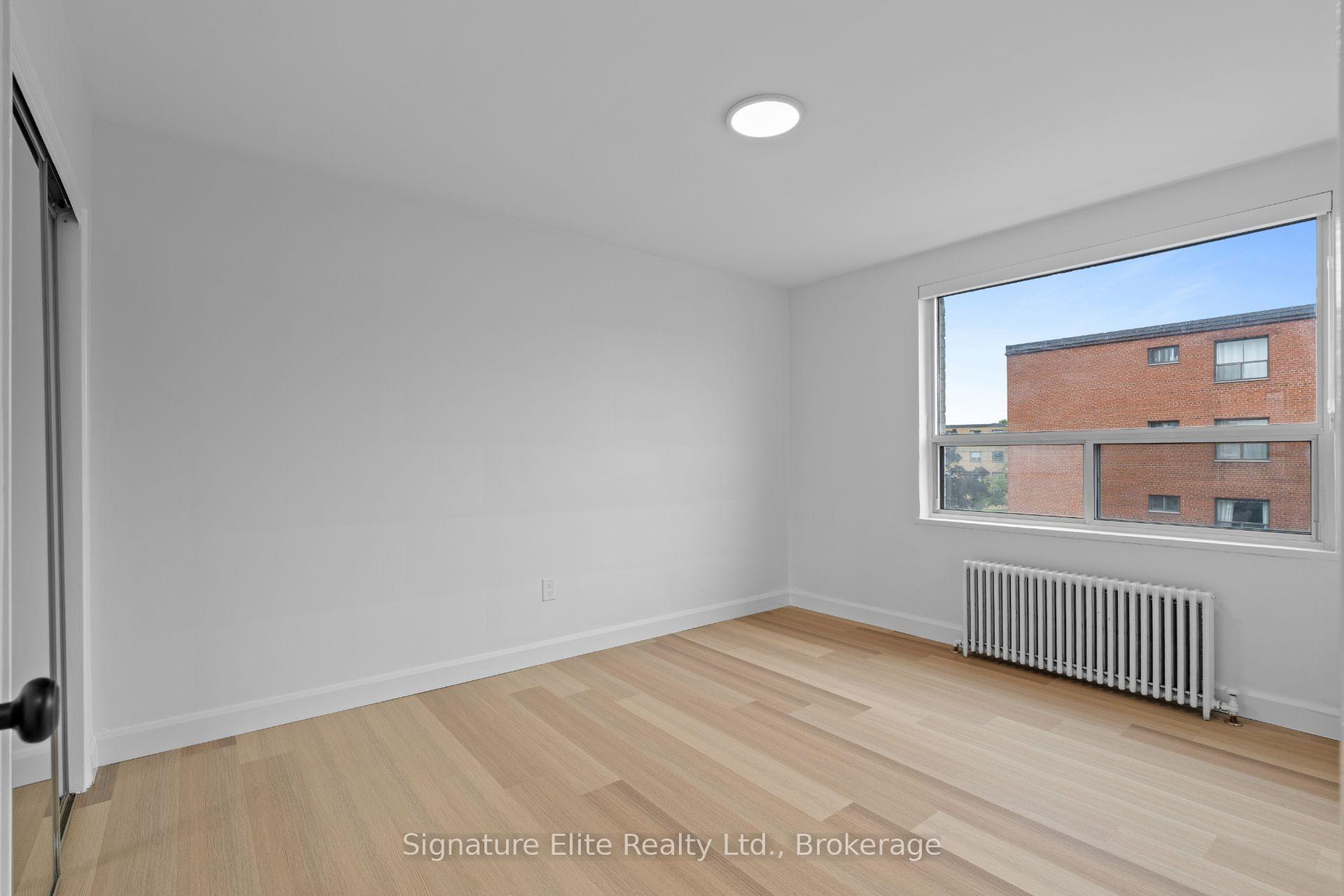 Photo 4 of Unit 301, 3 Swift Drive, North York, Victoria Village — HOMEH