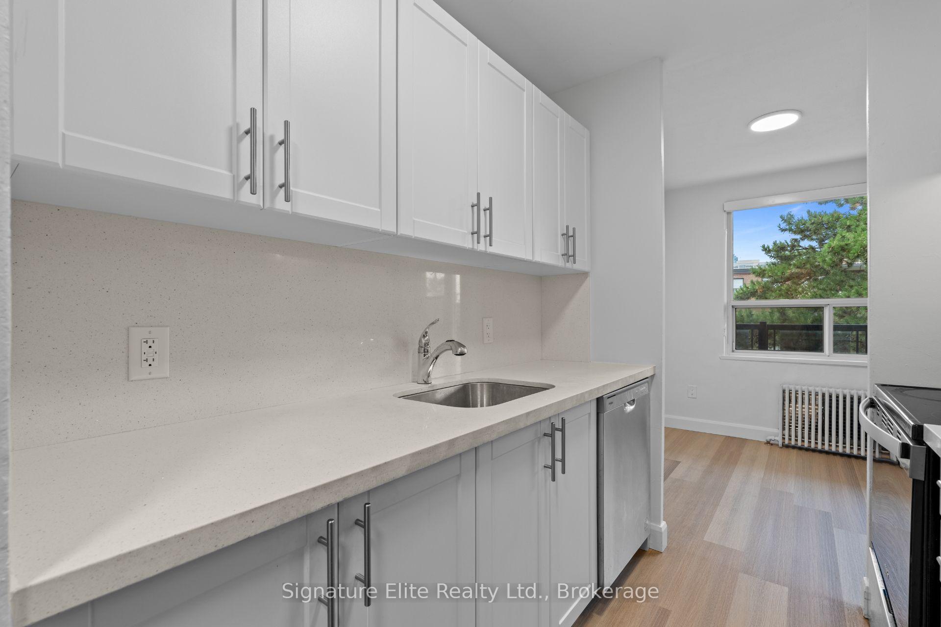 Photo 6 of Unit 301, 3 Swift Drive, North York, Victoria Village — HOMEH