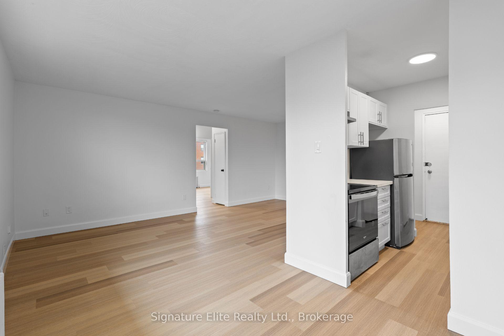 Photo 8 of Unit 301, 3 Swift Drive, North York, Victoria Village — HOMEH
