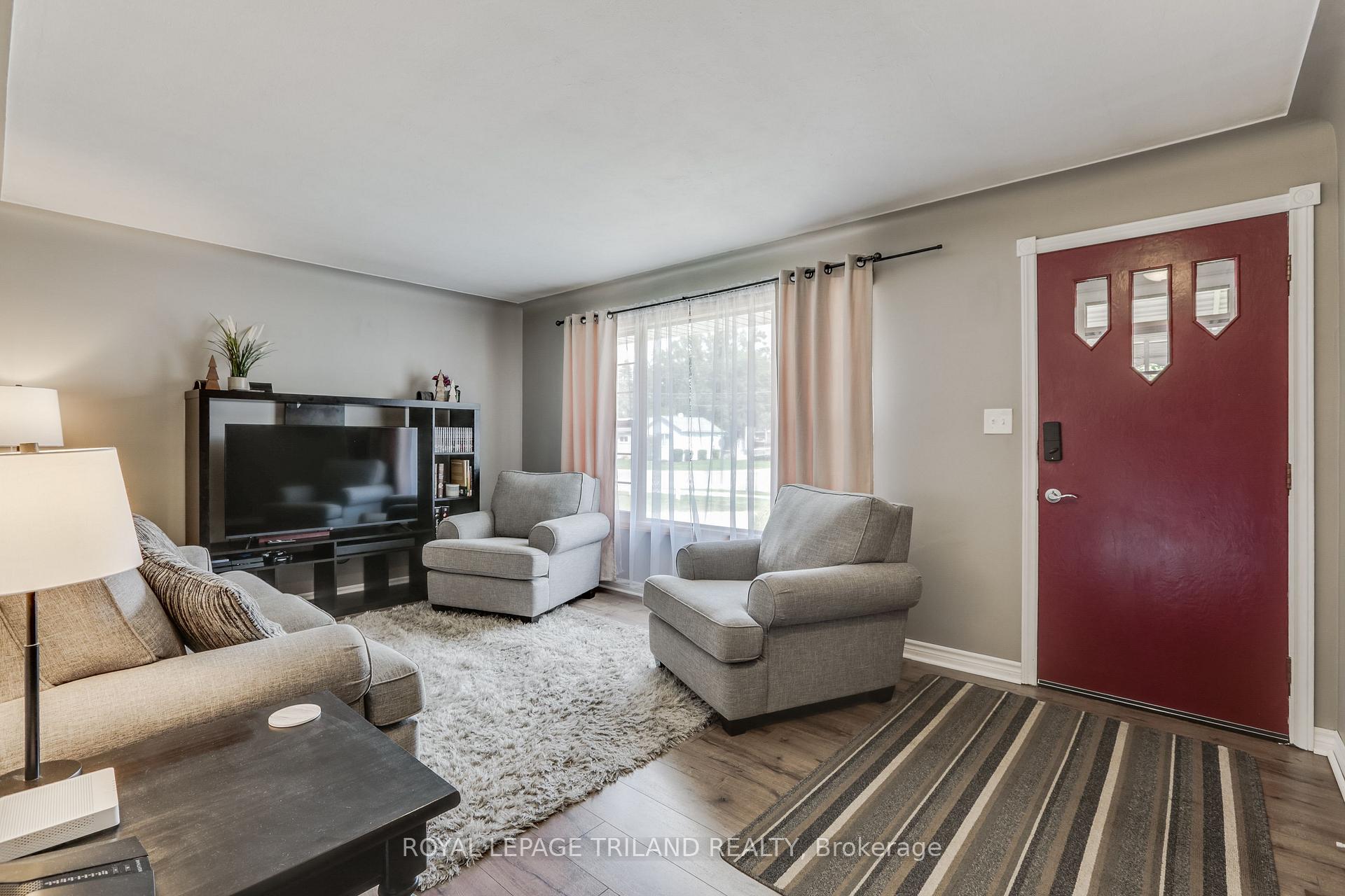 Photo 6 of 224 McKellar Street, Strathroy-Caradoc, SW — HOMEH