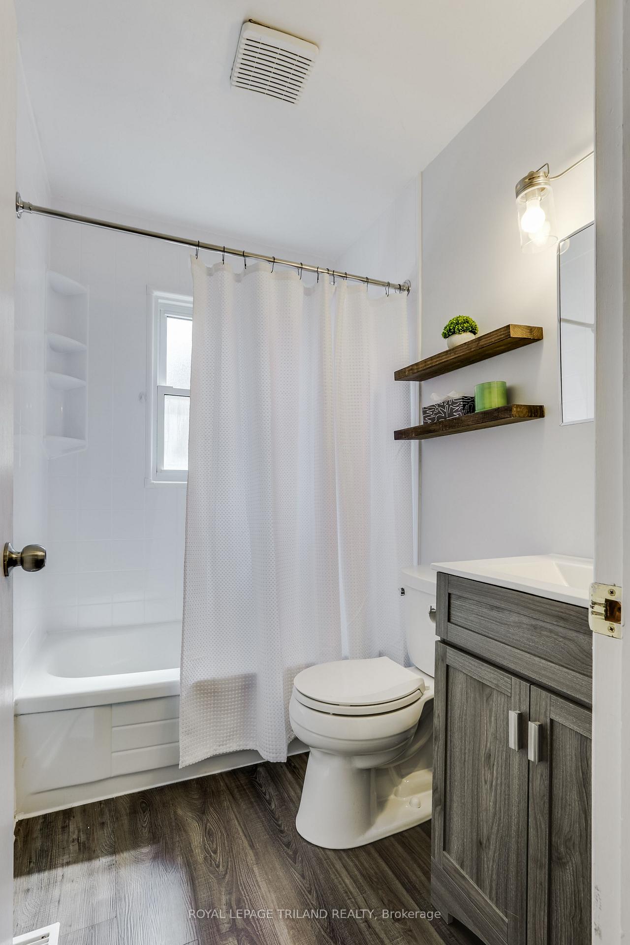 Photo 19 of 224 McKellar Street, Strathroy-Caradoc, SW — HOMEH