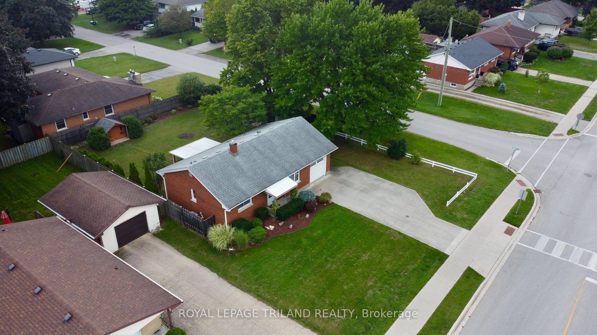 Photo 40 of 224 McKellar Street, Strathroy-Caradoc, SW — HOMEH