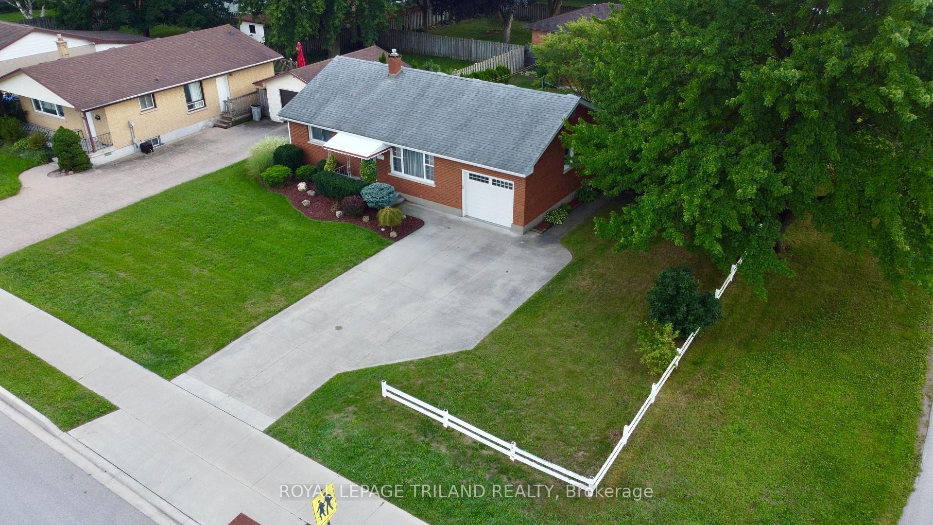 Photo 45 of 224 McKellar Street, Strathroy-Caradoc, SW — HOMEH