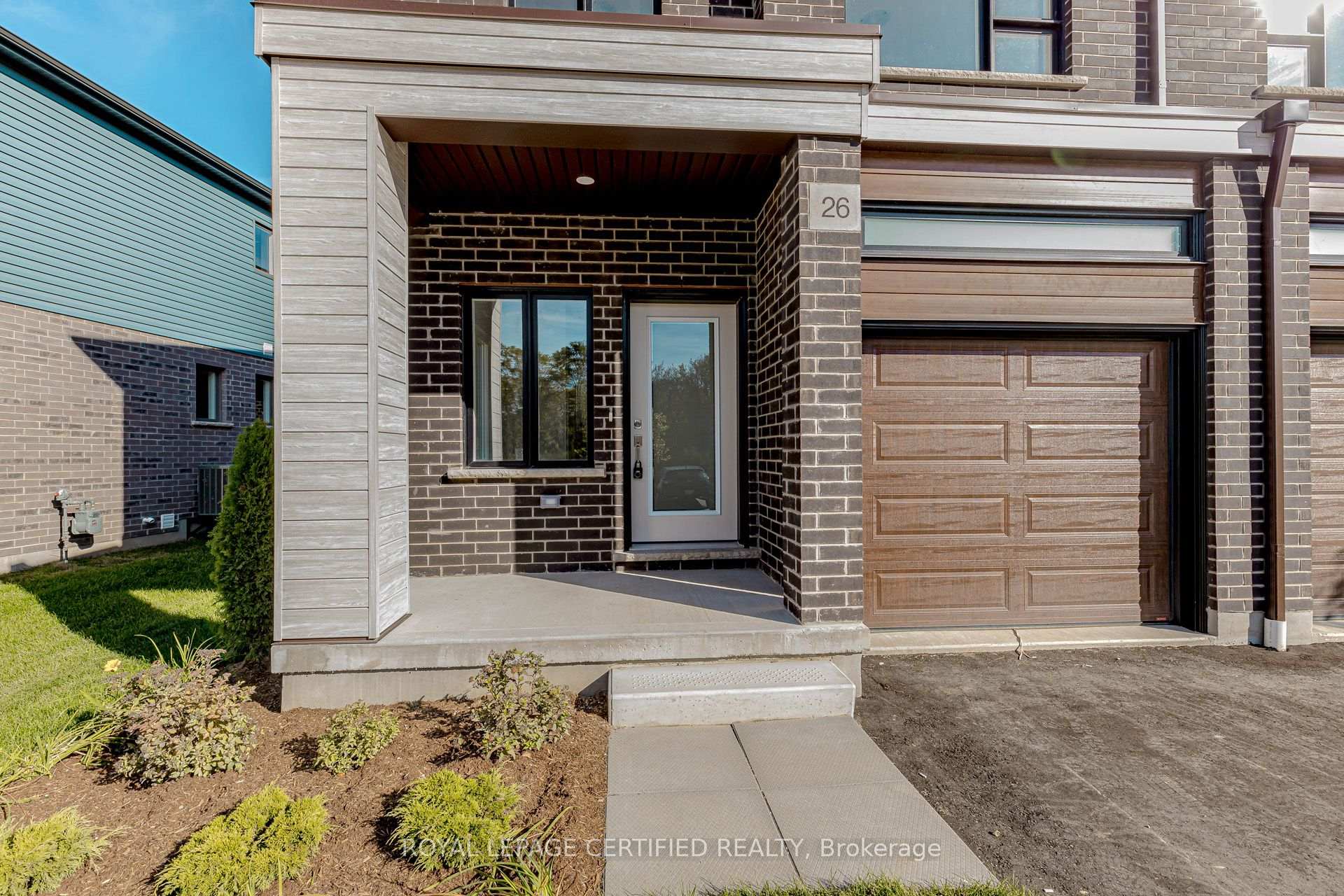 Photo 2 of 26 Oak Forest Common Crescent, Cambridge, Preston Heights — HOMEH