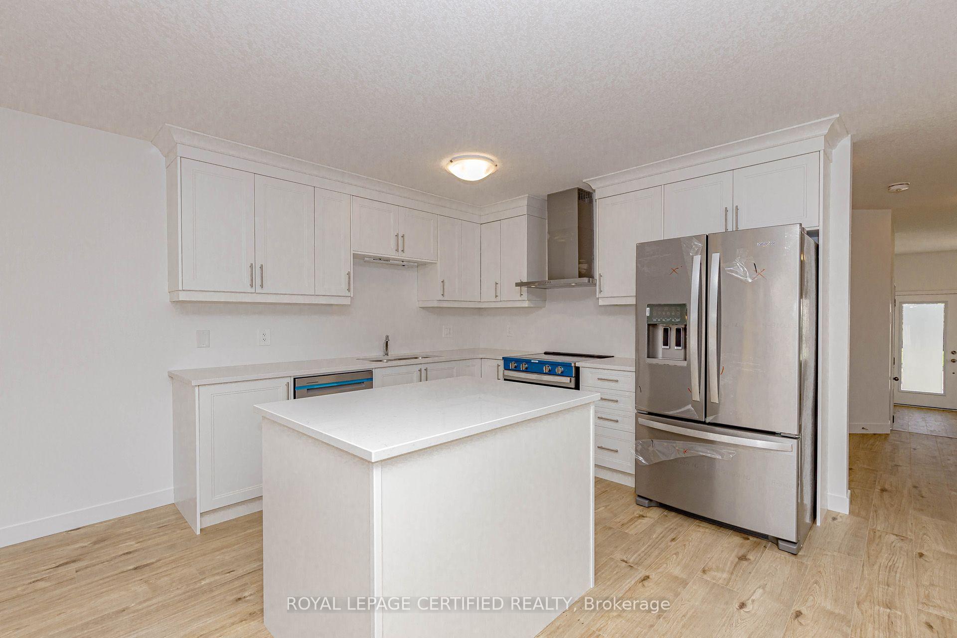 Photo 9 of 26 Oak Forest Common Crescent, Cambridge, Preston Heights — HOMEH