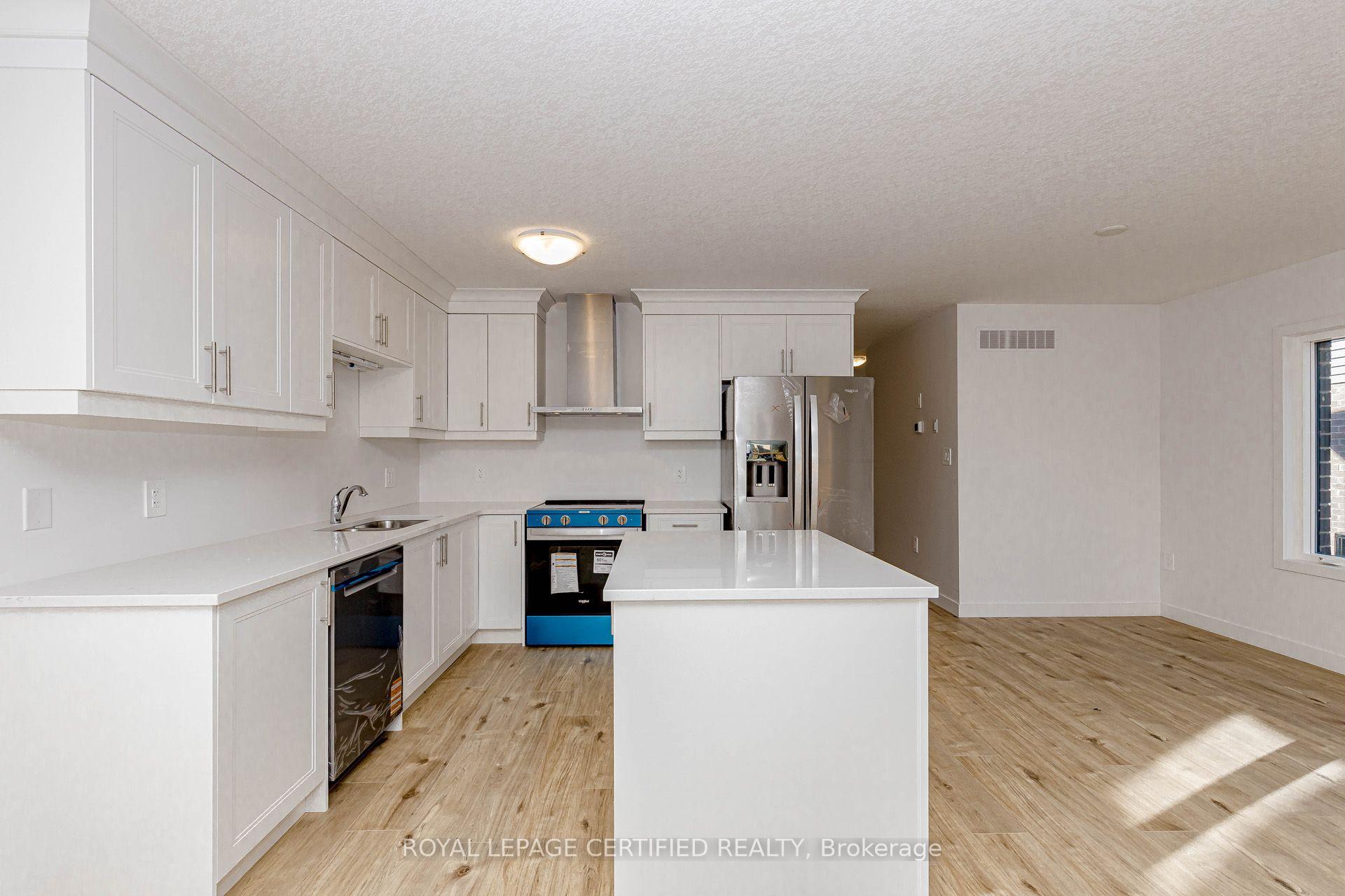 Photo 10 of 26 Oak Forest Common Crescent, Cambridge, Preston Heights — HOMEH