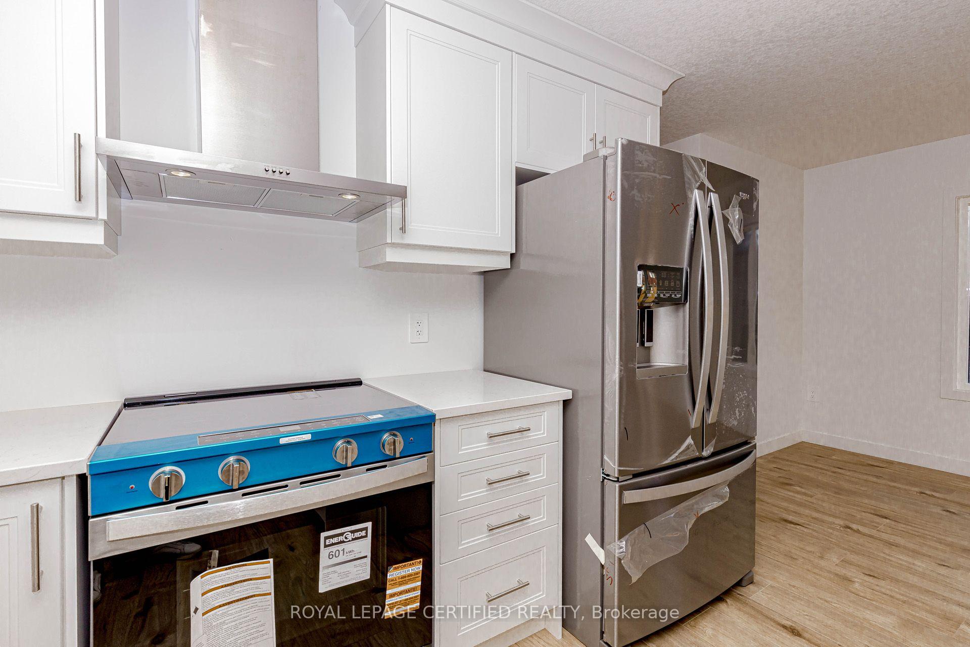 Photo 12 of 26 Oak Forest Common Crescent, Cambridge, Preston Heights — HOMEH