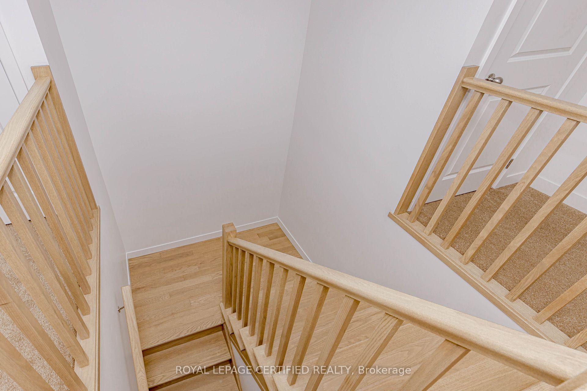 Photo 19 of 26 Oak Forest Common Crescent, Cambridge, Preston Heights — HOMEH
