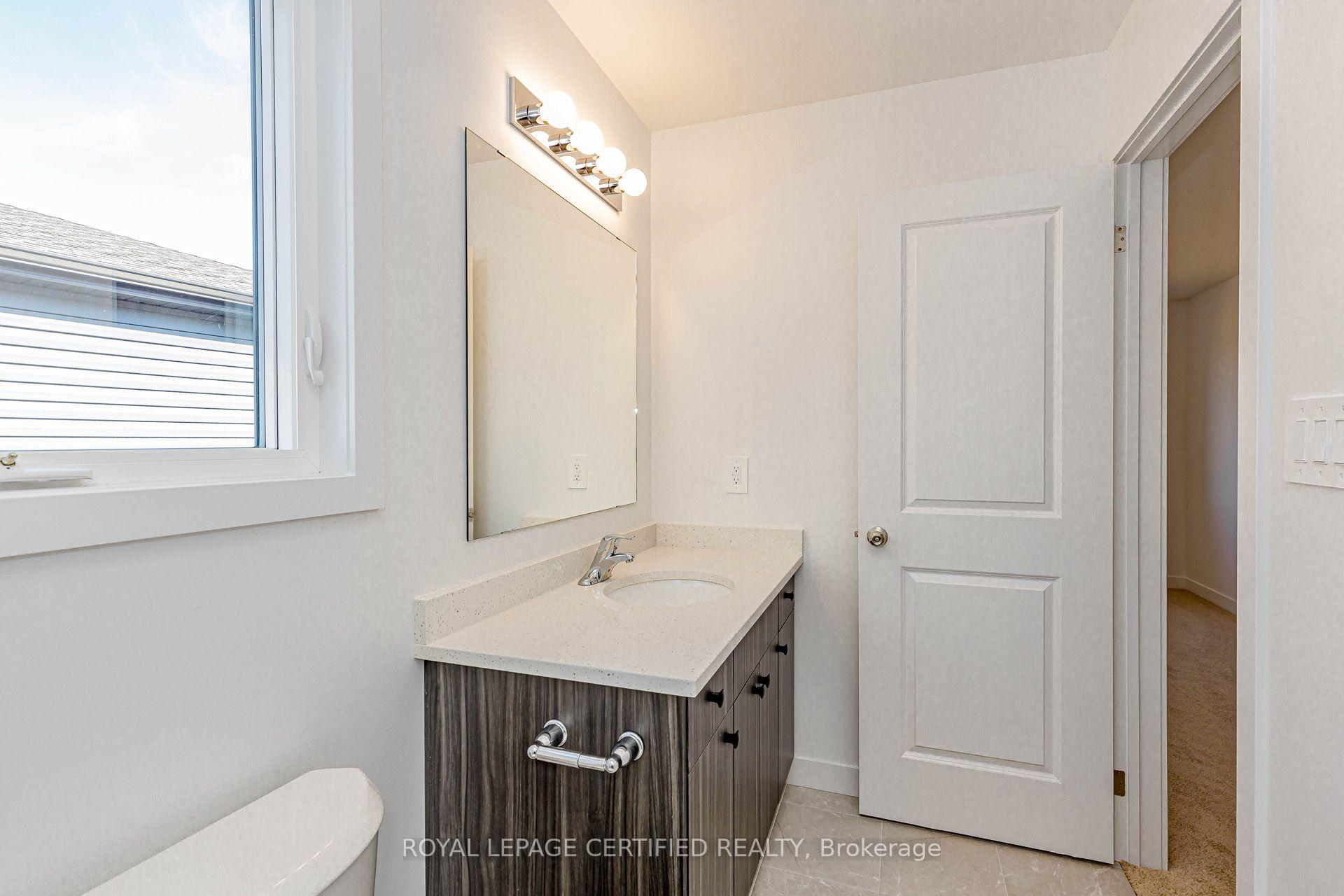 Photo 27 of 26 Oak Forest Common Crescent, Cambridge, Preston Heights — HOMEH