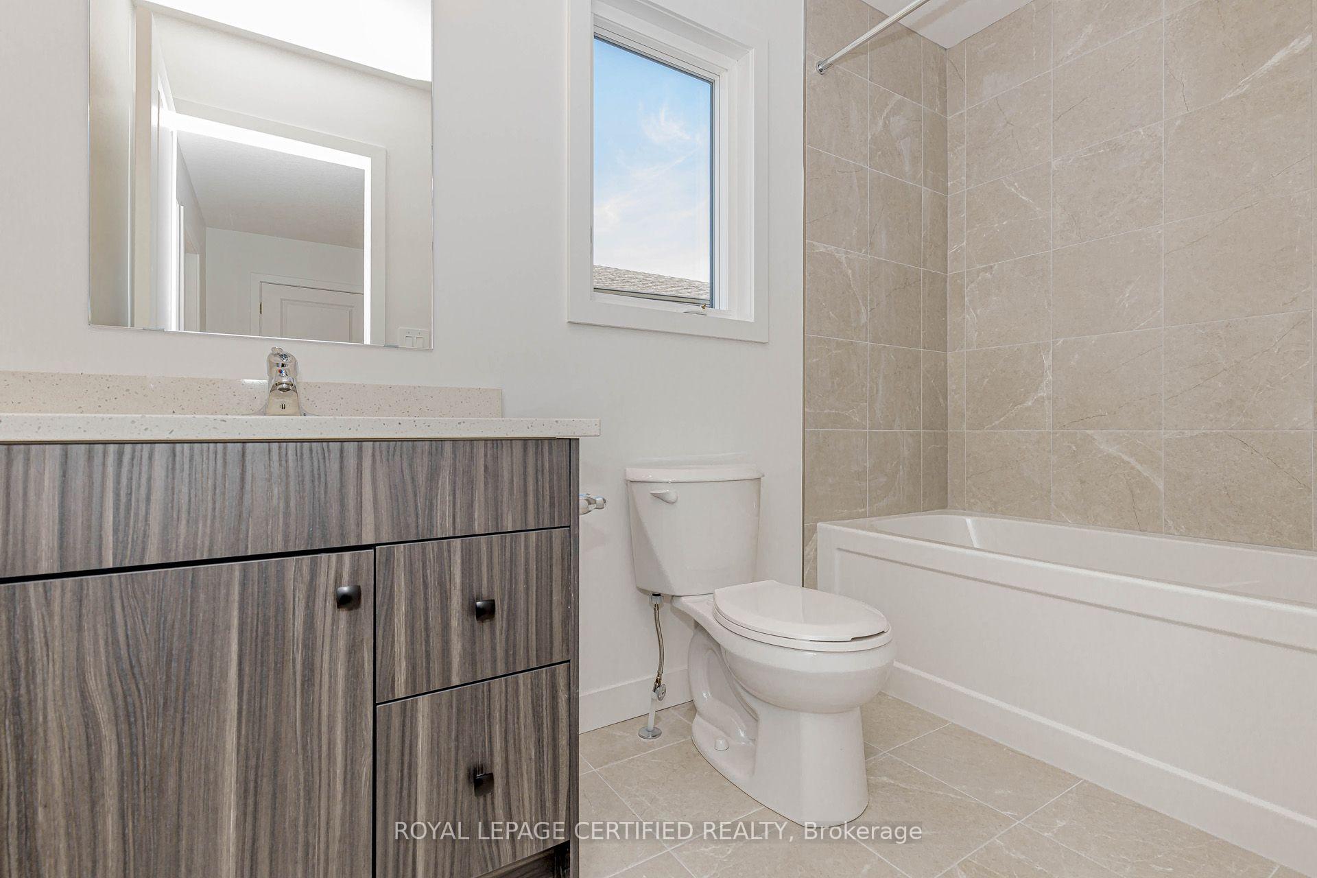 Photo 33 of 26 Oak Forest Common Crescent, Cambridge, Preston Heights — HOMEH