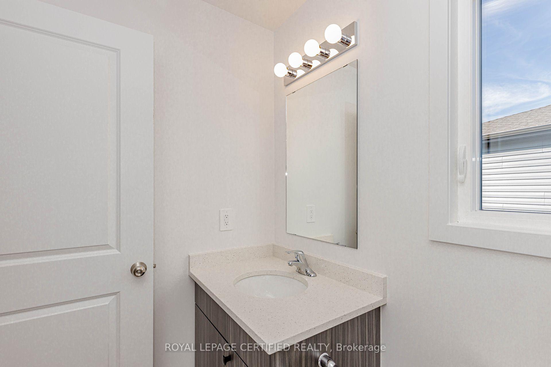 Photo 34 of 26 Oak Forest Common Crescent, Cambridge, Preston Heights — HOMEH