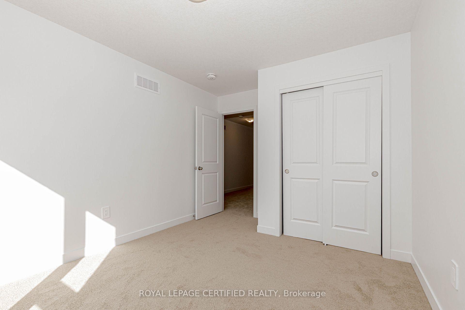 Photo 42 of 26 Oak Forest Common Crescent, Cambridge, Preston Heights — HOMEH