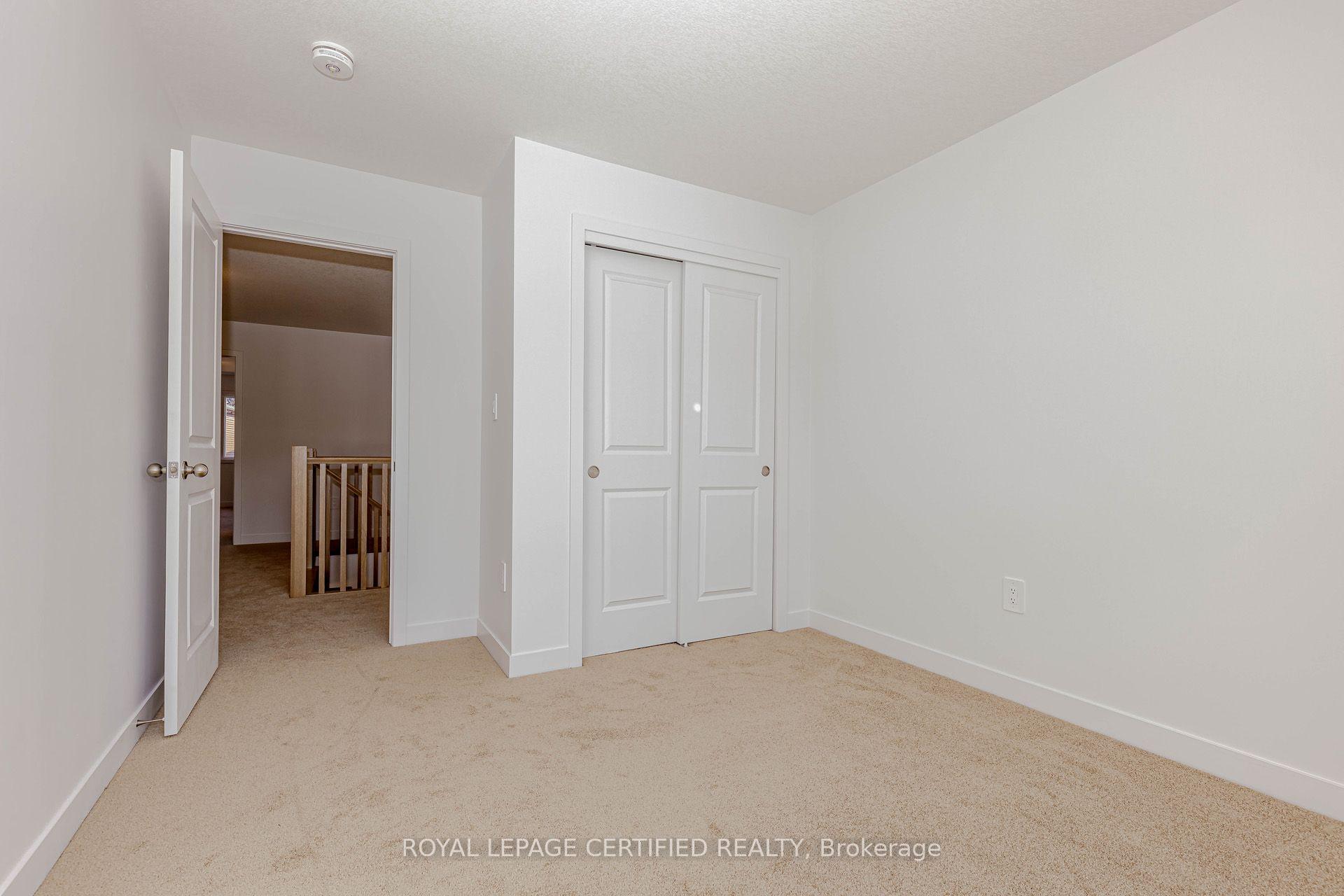 Photo 43 of 26 Oak Forest Common Crescent, Cambridge, Preston Heights — HOMEH