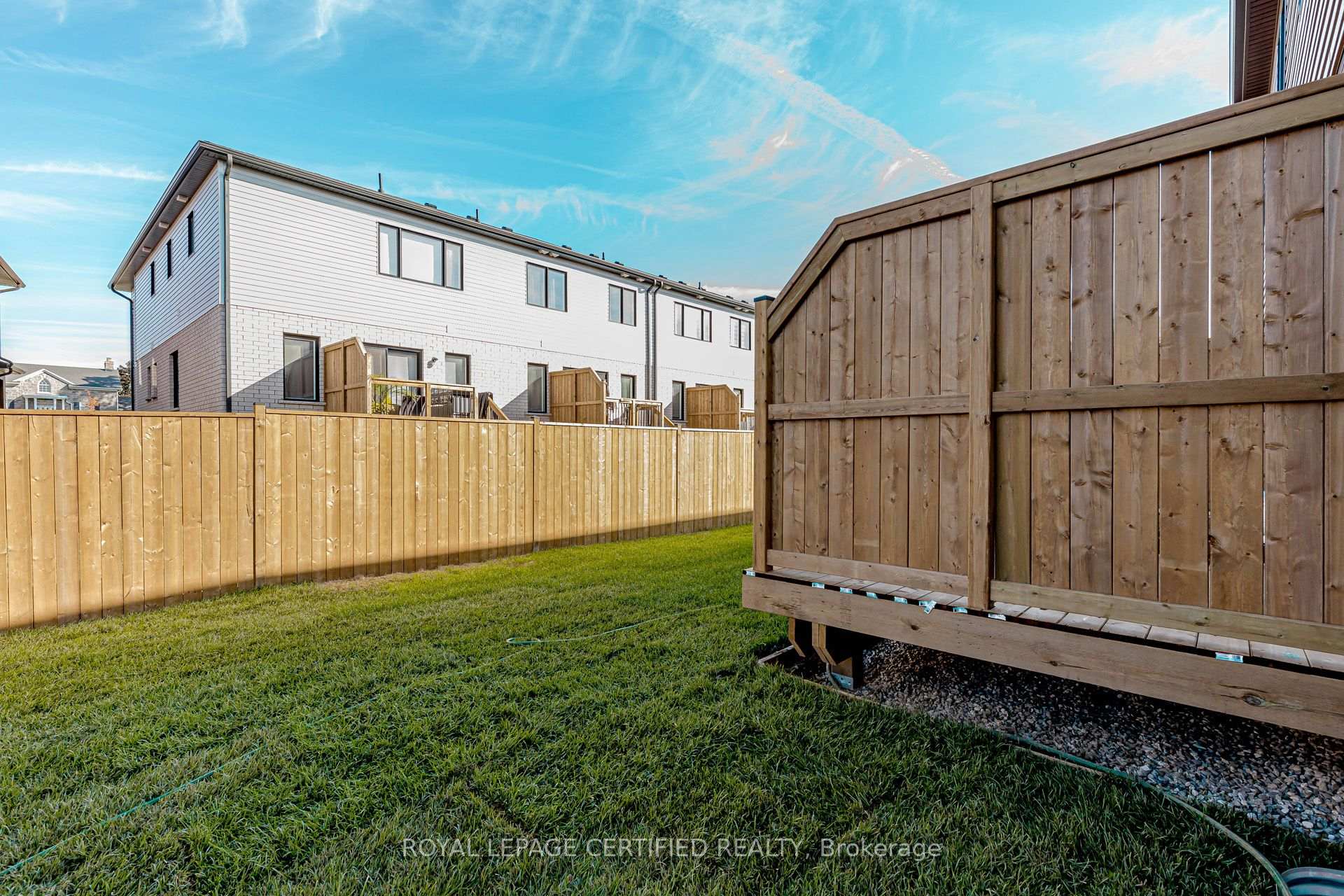 Photo 47 of 26 Oak Forest Common Crescent, Cambridge, Preston Heights — HOMEH