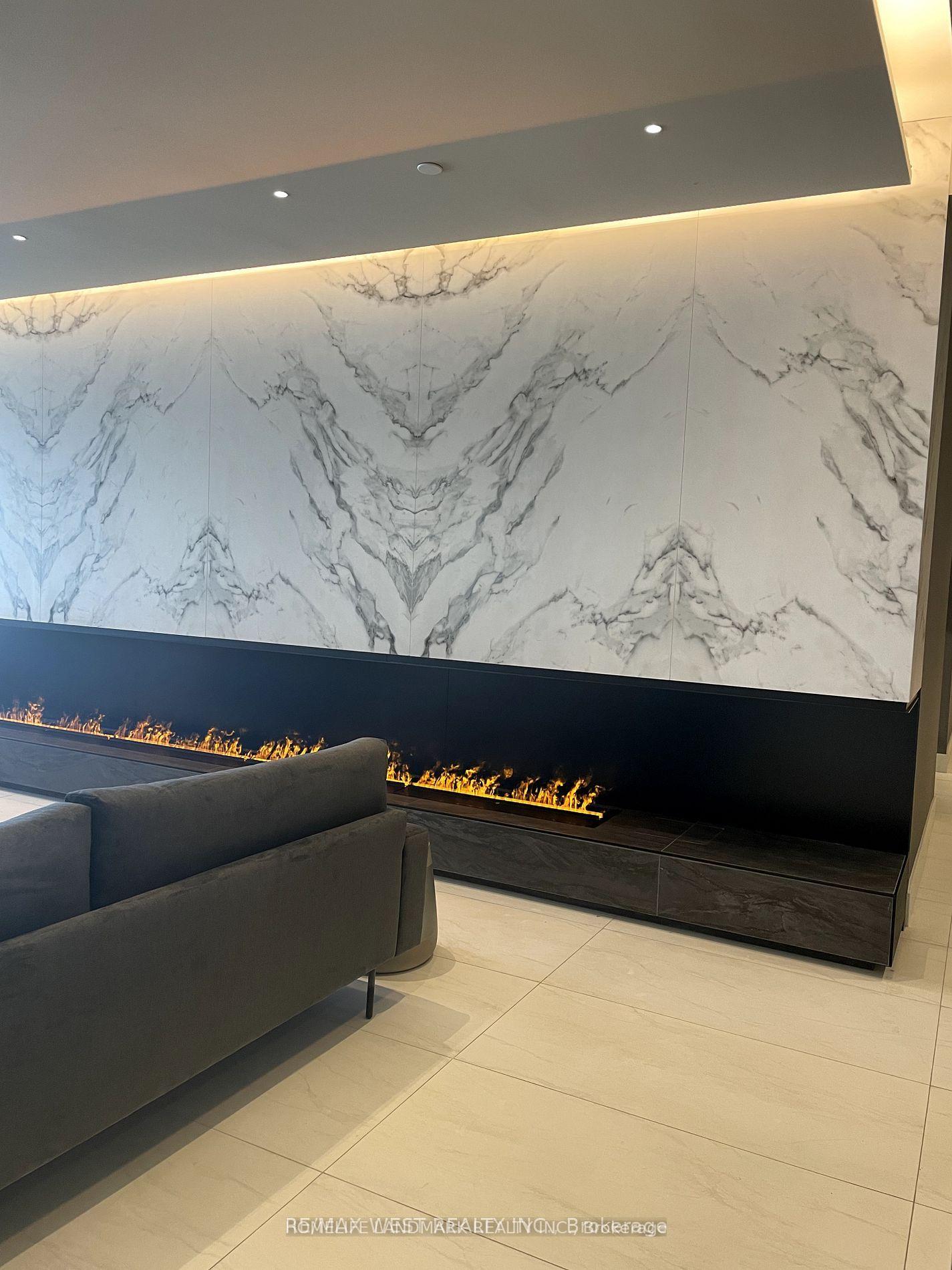 Photo 12 of 30 Upper Mall Way, Vaughan, Brownridge — HOMEH
