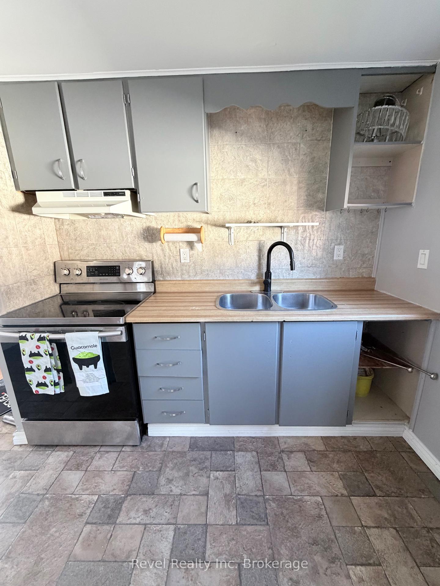 Photo 7 of Unit 7, 208 Little Down Lane, North Bay, Airport — HOMEH