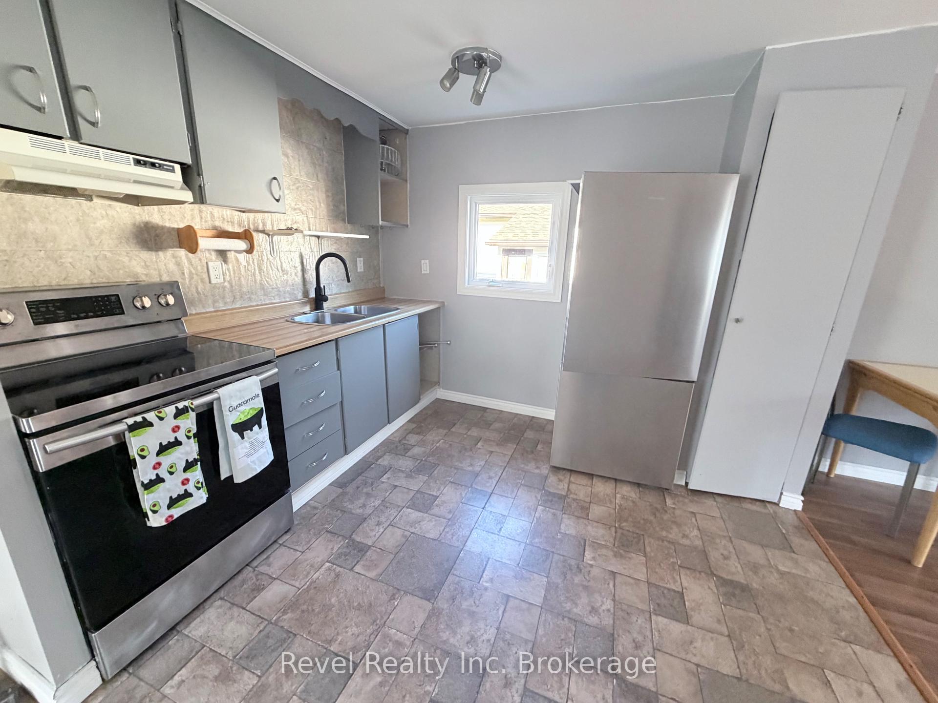 Photo 8 of Unit 7, 208 Little Down Lane, North Bay, Airport — HOMEH