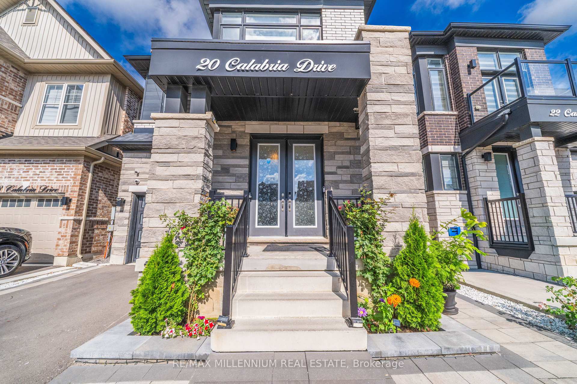 Photo 3 of 20 Calabria Drive, Caledon, Rural Caledon — HOMEH