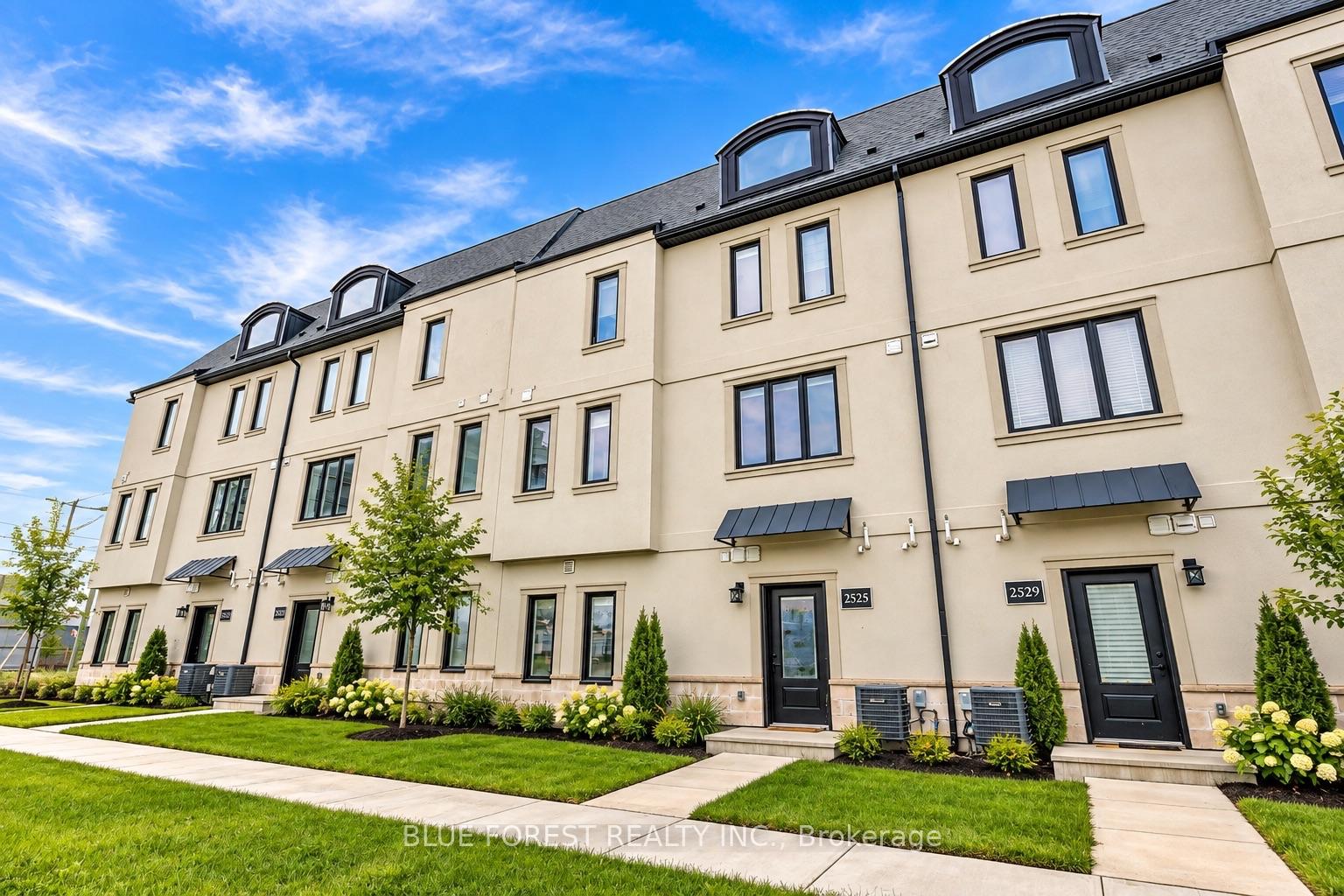 Photo 3 of Unit 33, 2525 Meadowlands Way, London, North R — HOMEH
