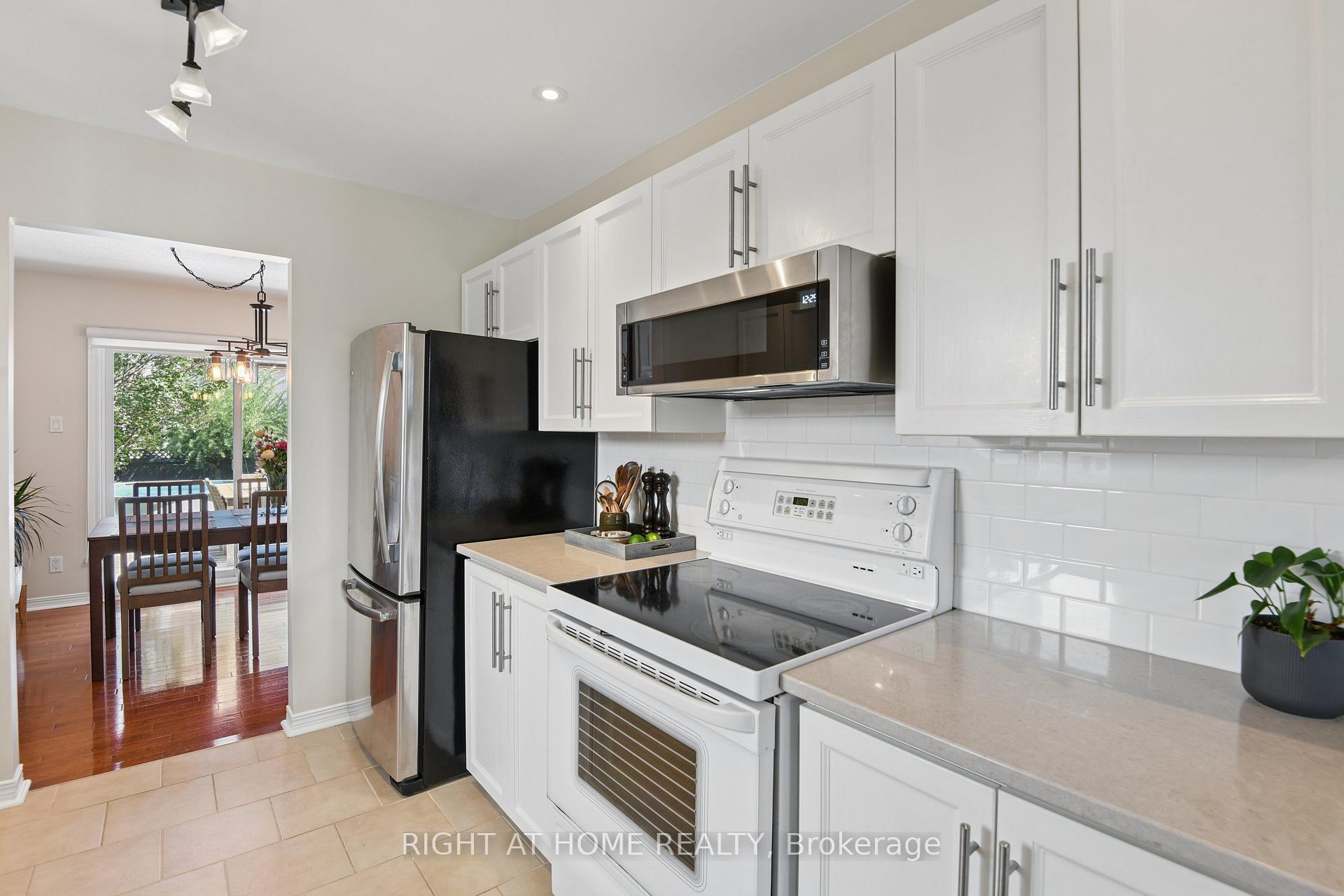 Photo 13 of 1777 Tache Way, Ottawa, Fallingbrook/Pineridge — HOMEH