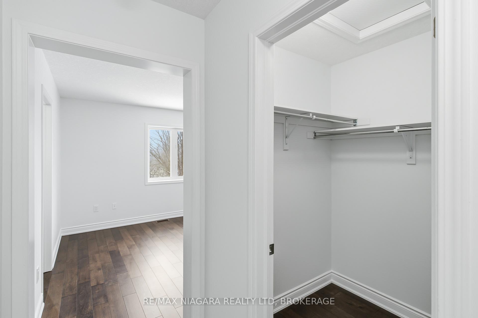 Photo 28 of 8139 Buckeye Crescent, Niagara Falls, Brown — HOMEH