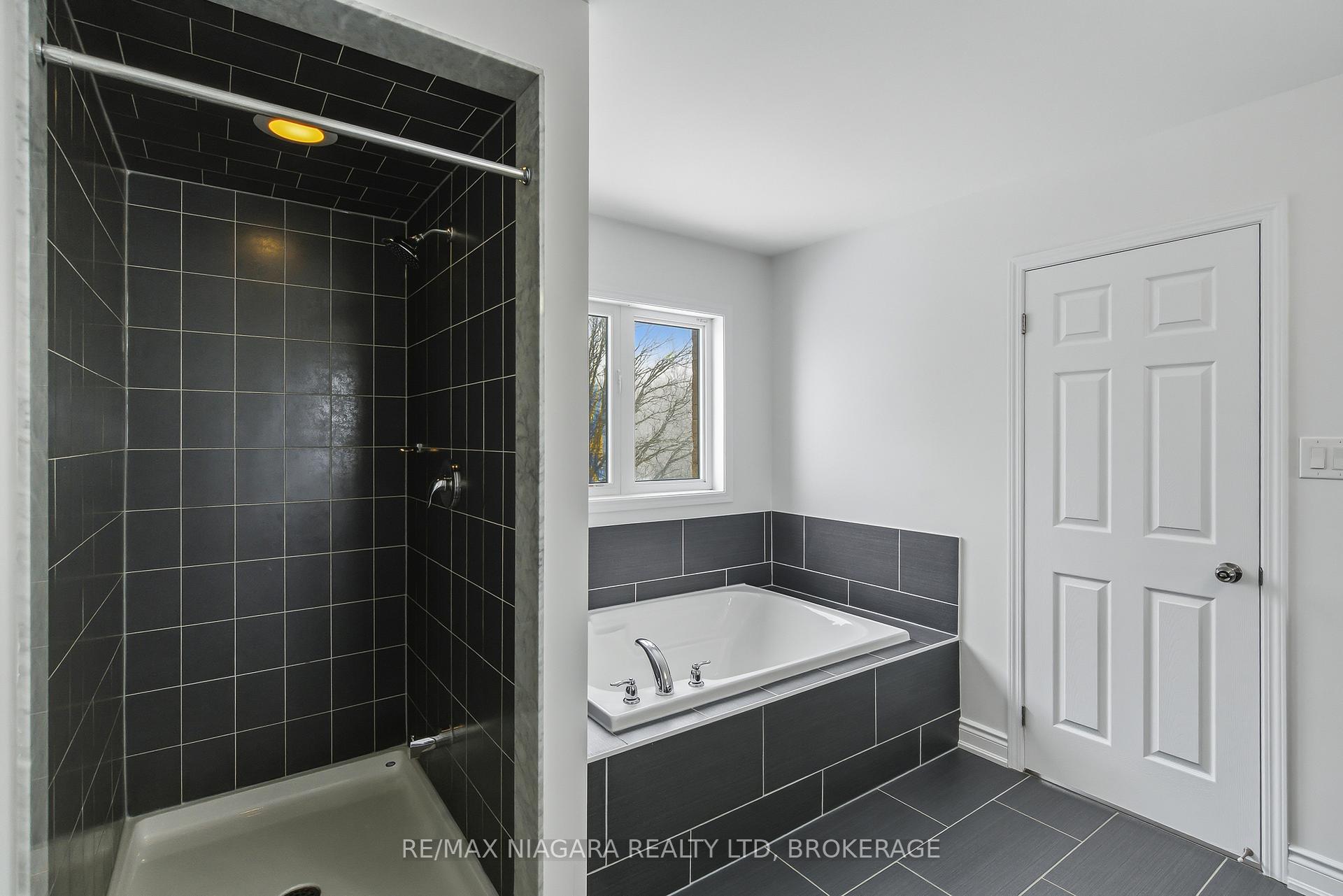 Photo 34 of 8139 Buckeye Crescent, Niagara Falls, Brown — HOMEH