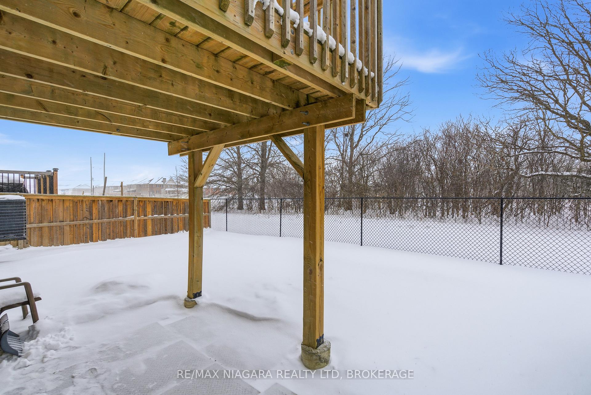 Photo 38 of 8139 Buckeye Crescent, Niagara Falls, Brown — HOMEH