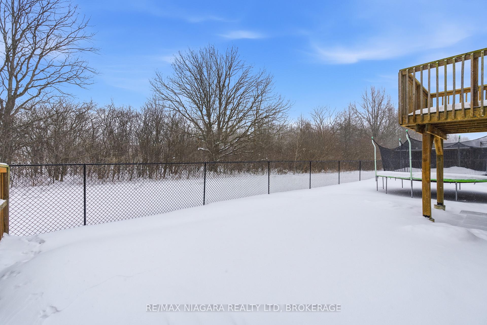 Photo 39 of 8139 Buckeye Crescent, Niagara Falls, Brown — HOMEH