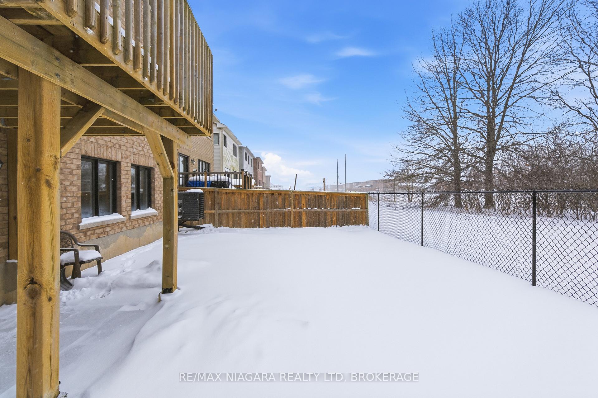 Photo 40 of 8139 Buckeye Crescent, Niagara Falls, Brown — HOMEH