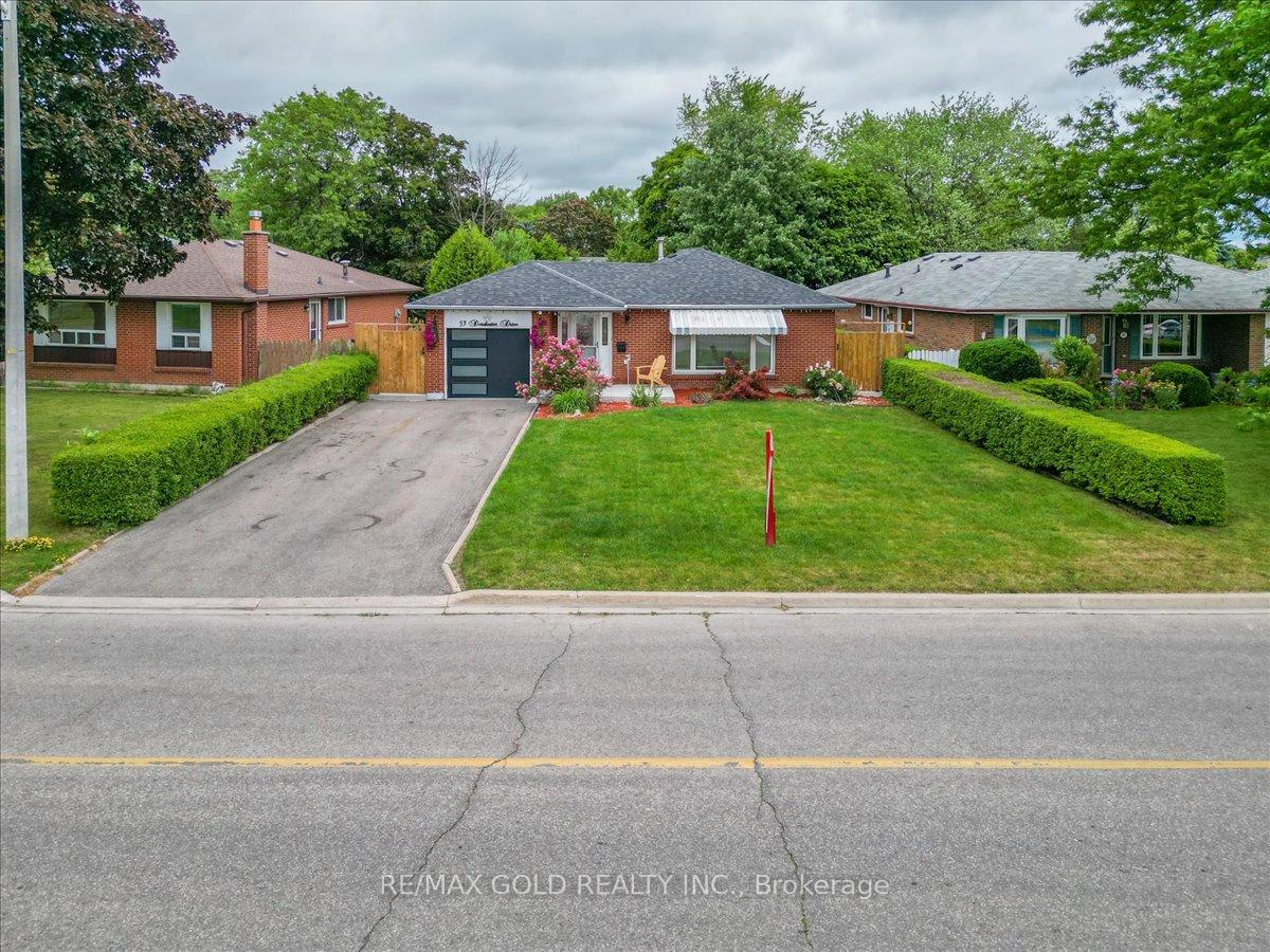 Photo 2 of 53 Dorchester Drive, Brampton, Southgate — HOMEH
