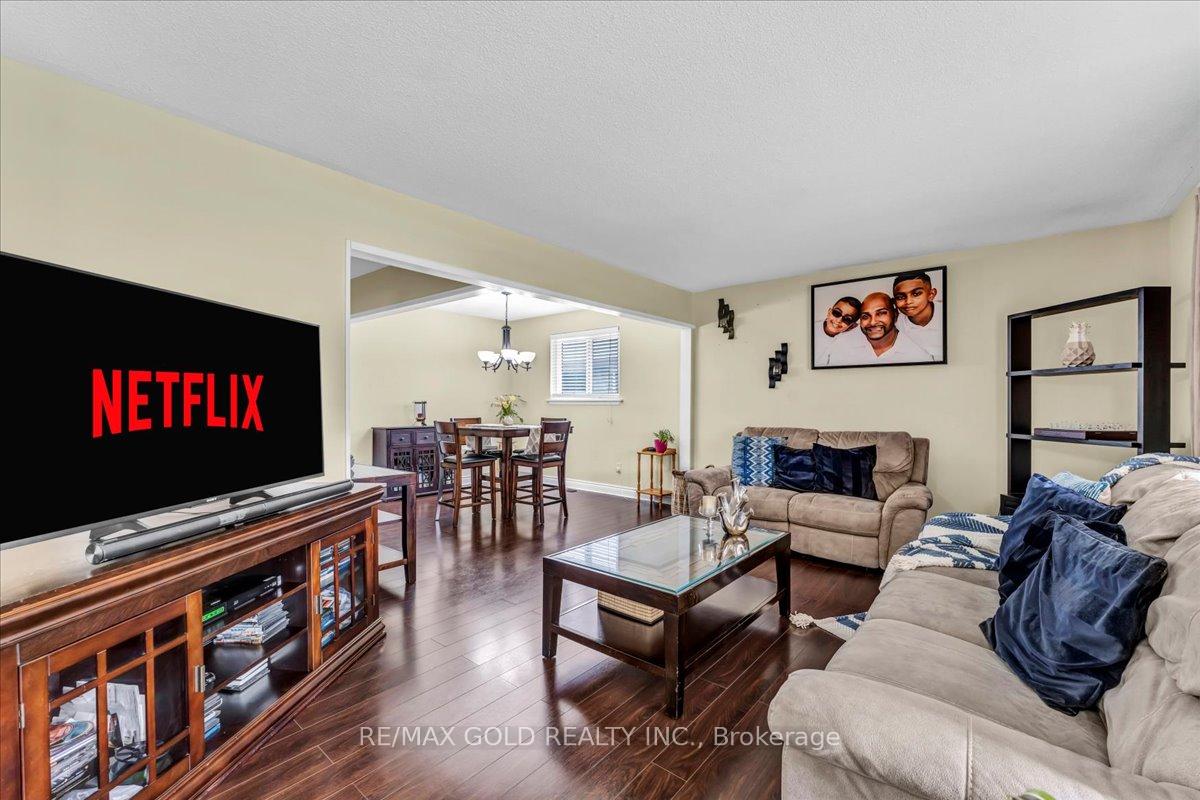 Photo 10 of 53 Dorchester Drive, Brampton, Southgate — HOMEH