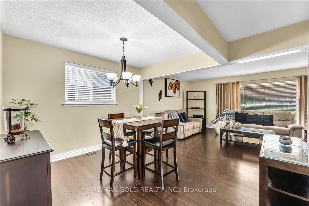 Photo 12 of 53 Dorchester Drive, Brampton, Southgate — HOMEH
